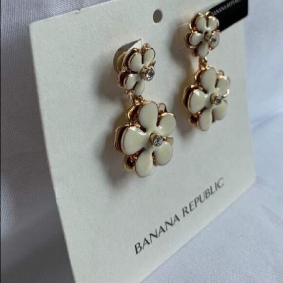 ✨HP✨Banana Republic
Gold Earrings✨  - Picture 4 of 7